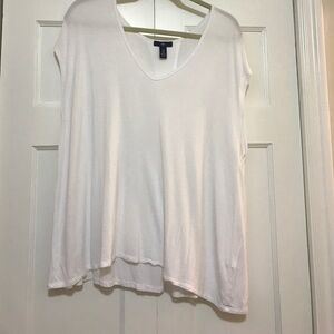 GAP v-neck t-shirt with back Detail